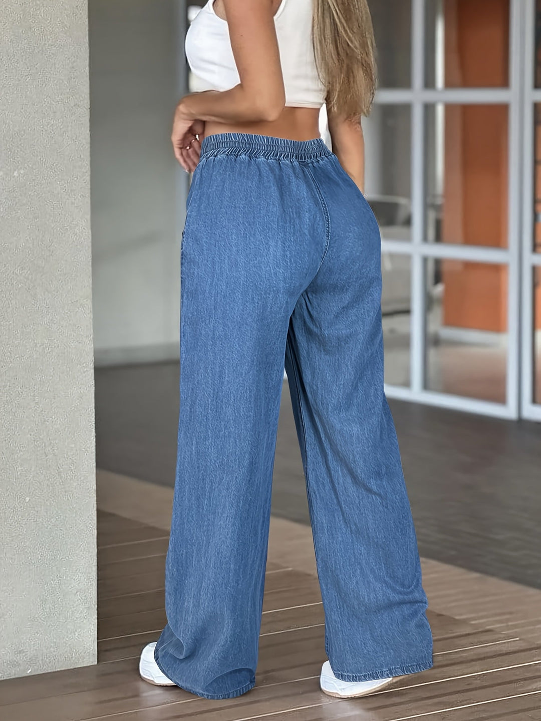Relaxed Wide-Leg Pants